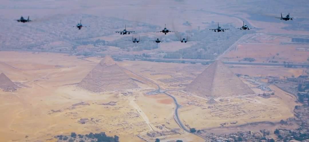 نفذت القوات الجوية المصرية والأمريكية تدريبا جويا مشتركا بمشاركة عدد من الطائرات المقاتلة متعددة المهام