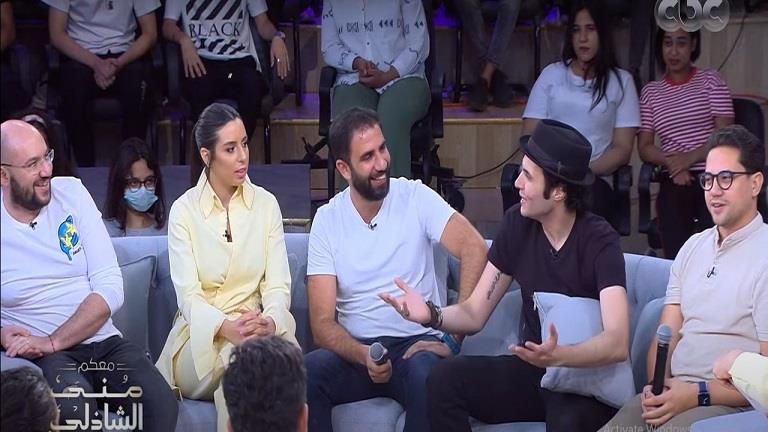 أبطال "ريفو" في سهرة أول وثاني أيام العيد مع منى الشاذلي أبطال "ريفو" في سهرة أول وثاني أيام العيد مع منى الشاذلي