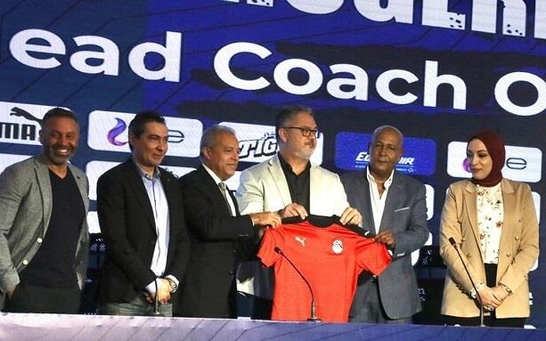 مصدر لمصراوي: شيتوس والحضري الأقرب للتواجد بجهاز المنتخب الأولمبي.. وميكالي رفض "إضافة ثالث" مصدر لمصراوي: شيتوس والحضري الأقرب للتواجد بجهاز المنتخب الأولمبي.. وميكالي رفض "إضافة ثالث"