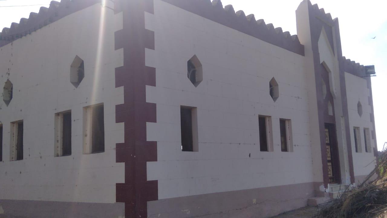 مقيم شعائر مسجد البحيرة