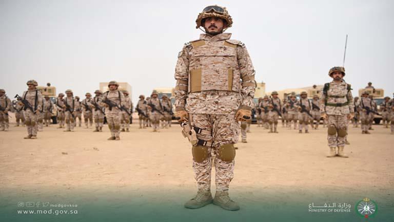 القوات السعودية تجري مناورات مشتركة مع مشاة البحرية الأمريكية