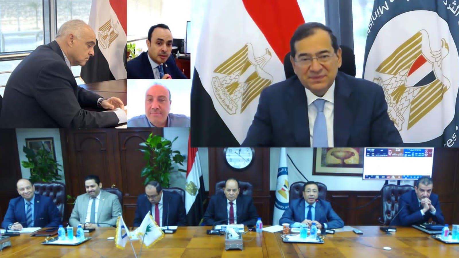 الملا يتابع موقف زيادة محطات تموين السيارات بالغاز الطبيعي بشرم الشيخ الملا يتابع موقف زيادة محطات تموين السيارات بالغاز الطبيعي بشرم الشيخ