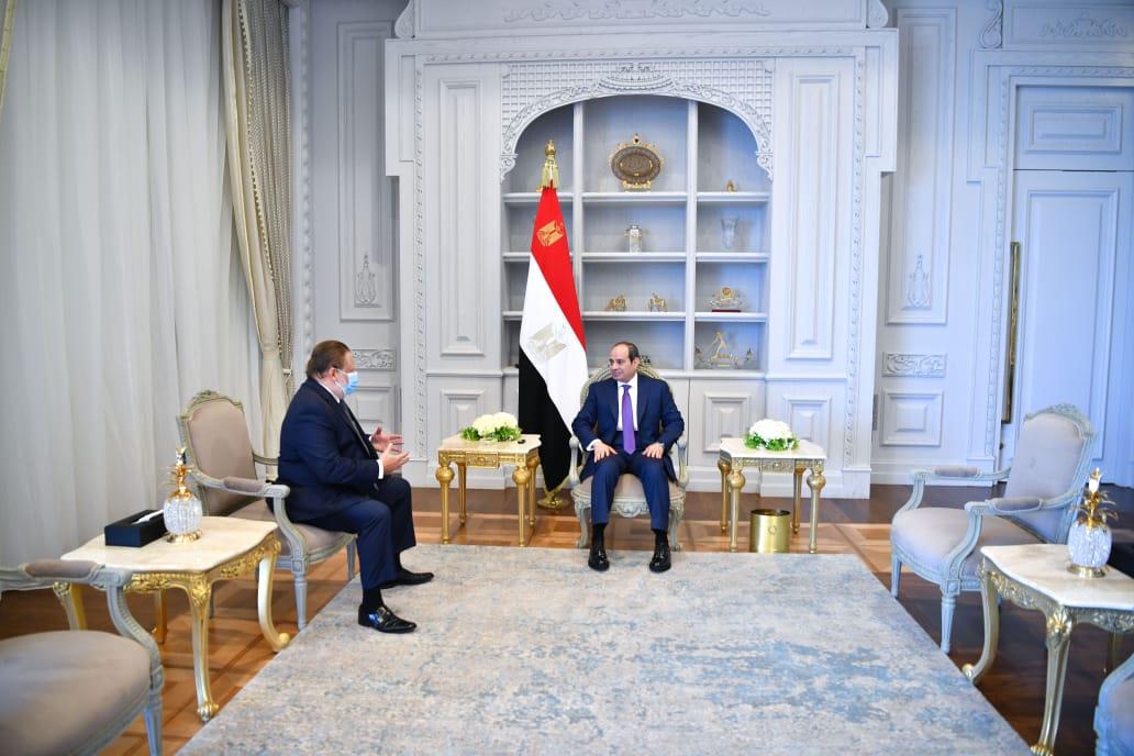 الرئيس السيسي يلتقي حسن عبدالله القائم بأعمال محافظ البنك المركزي 