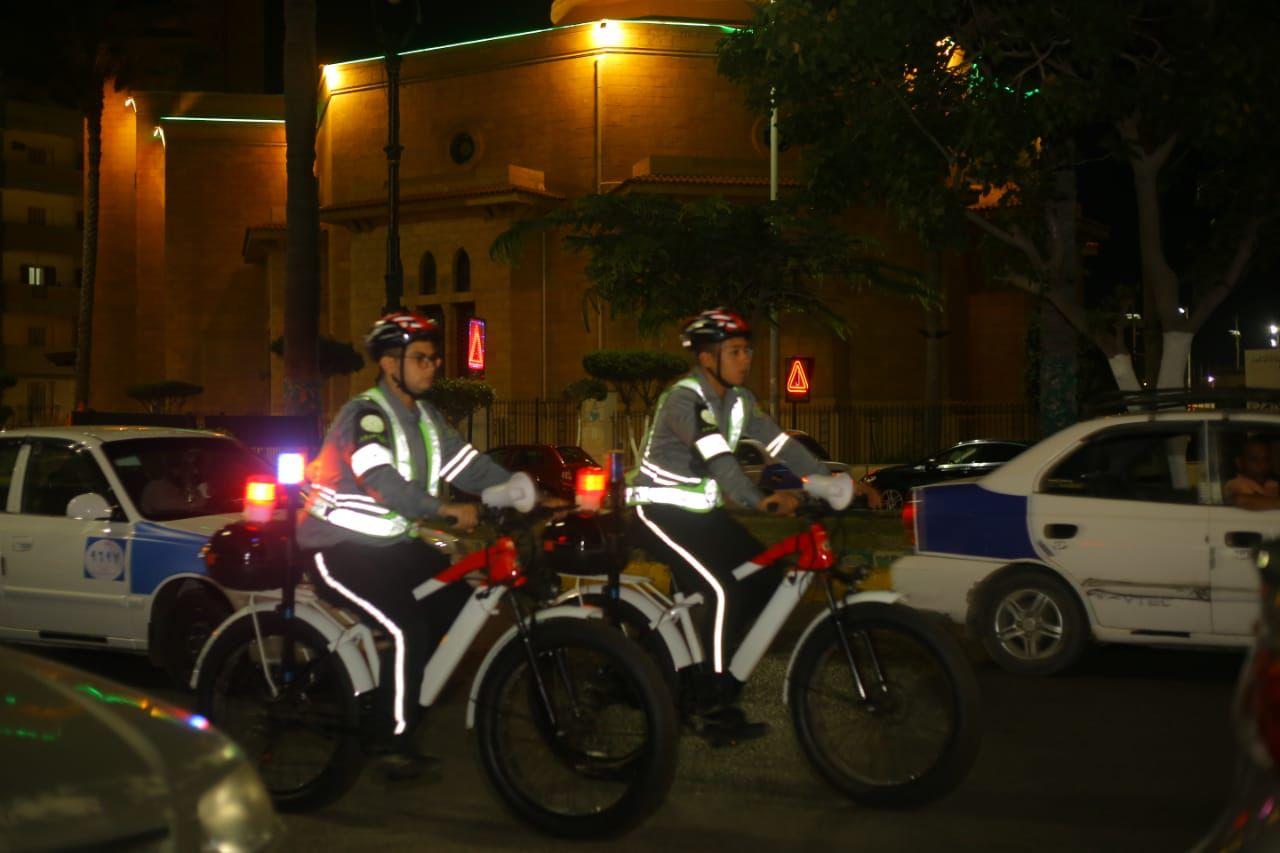 دوريات أمنية بدراجات كهربائية لتأمين المتنزهات في بورسعيد