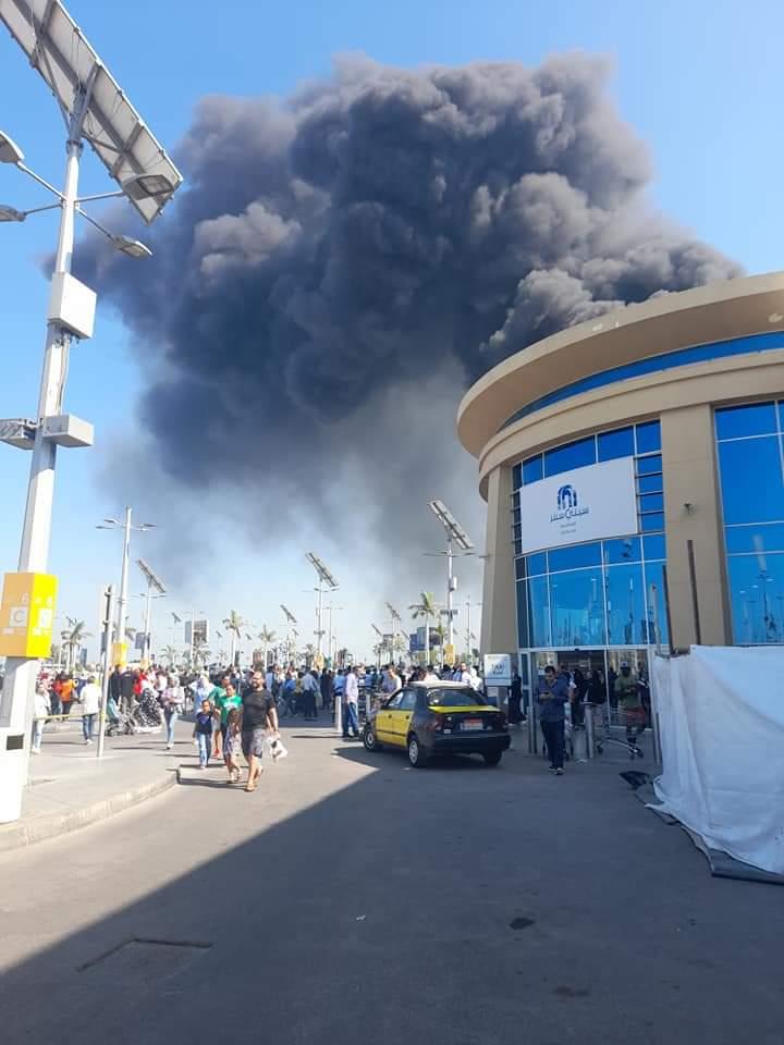 حريق هائل بكارفور الإٍسكندرية