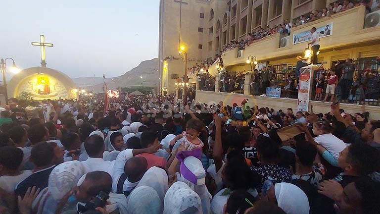 وفود من إثيوبيا وإريتريا تشارك باحتفالات دير درنكة بأسيوط 