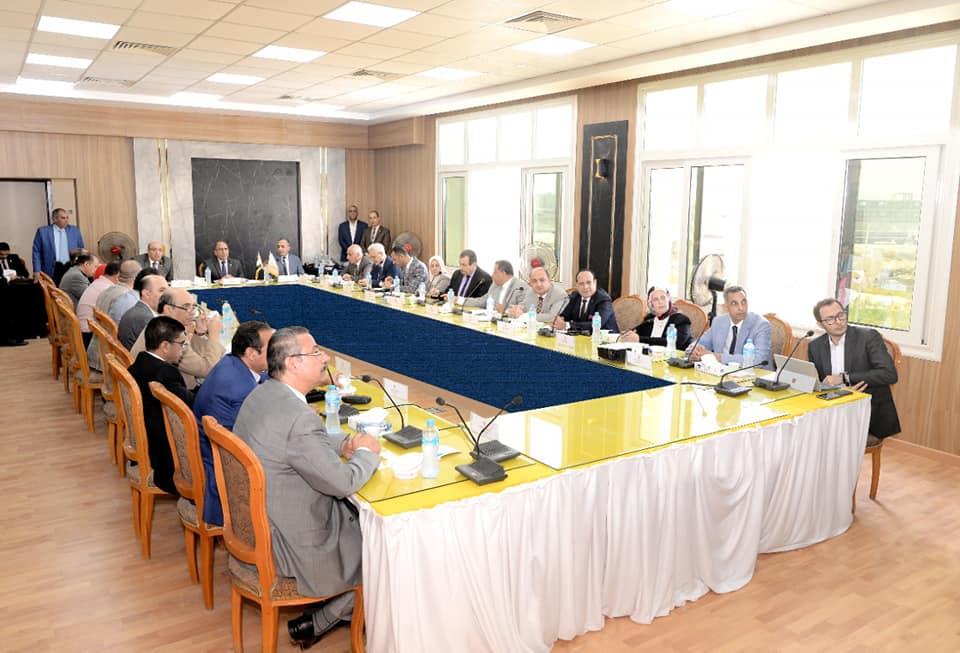 اجتماع مجلس جامعة المنصورة الحكومية في حرم الأهلية بالمنصورة