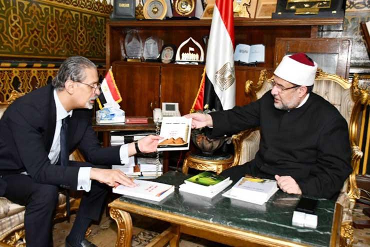 وزير الأوقاف يستقبل السفير المصري الجديد لدى السودان