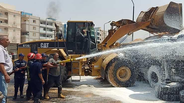 مواجهة نيران المادة البترولية بالفوم 