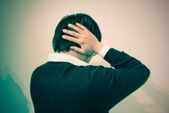 هل تتوهم أنك تسمع أصواتا من حولك تناديك ؟.. إليك تفسير ذلك هل تتوهم أنك تسمع أصواتا من حولك تناديك ؟.. إليك تفسير ذلك