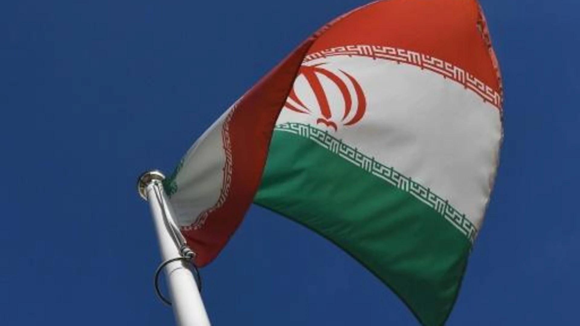 سلمان رشدي: إيران تنفي أي علاقة بالمشتبه في تنفيذ الهجوم على الروائي البريطاني سلمان رشدي: إيران تنفي أي علاقة بالمشتبه في تنفيذ الهجوم على الروائي البريطاني