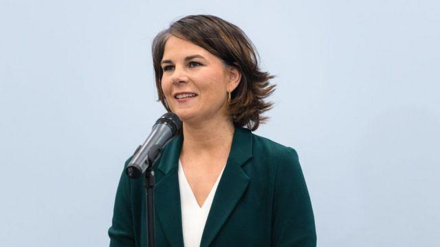 وزيرة خارجية ألمانيا تعلن تأييدها لمذكرة التوقيف الدولية بحق بوتين وزيرة خارجية ألمانيا تعلن تأييدها لمذكرة التوقيف الدولية بحق بوتين