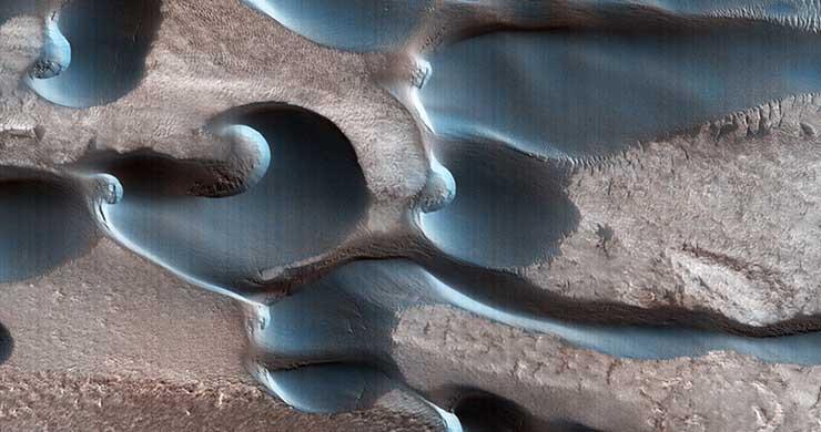 كثبان رملية على سطح المريخ