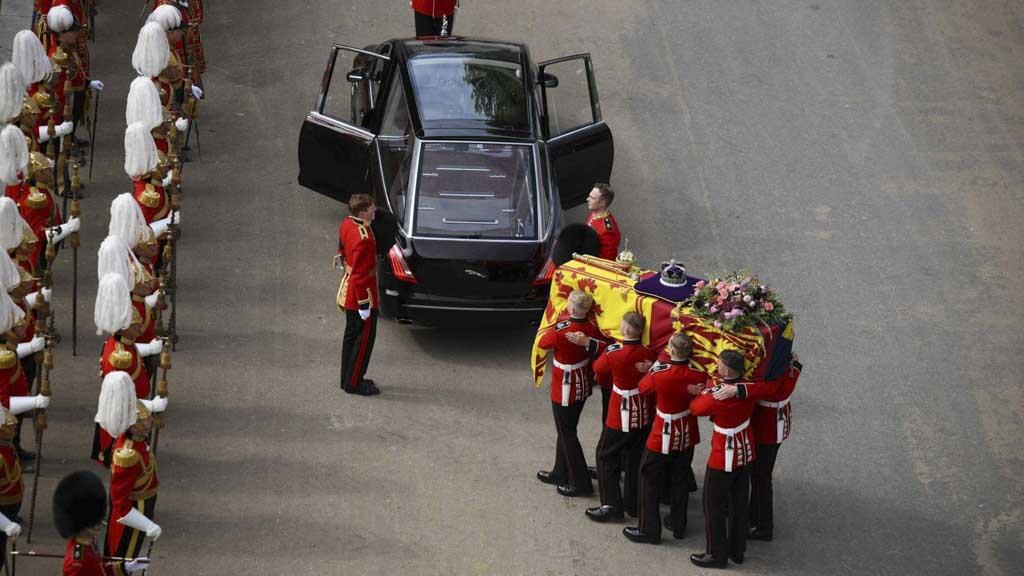 سيارة جنازة الملكة إليزابيث الثانية                                                                                                                                                                     