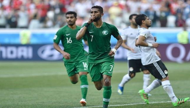 سلمان الفرج.. "رسام الأخضر" في المونديال سلمان الفرج.. "رسام الأخضر" في المونديال