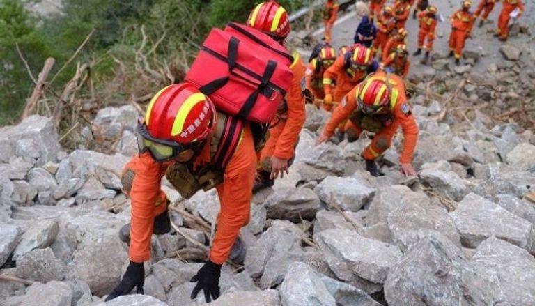 العثور على صيني مفقود بعد 17 يوماً من زلزال 