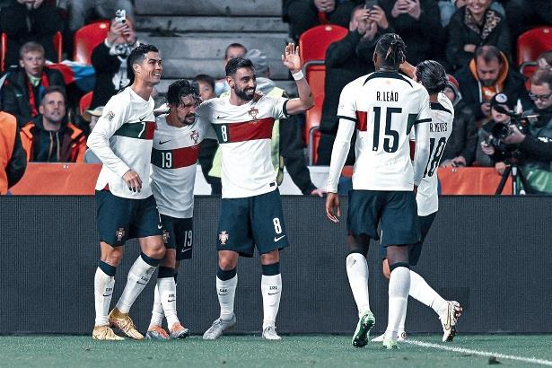 قبل جولة الحسم في دوري الأمم.. البرتغال تتصدر وإسبانيا تتلقى الخسارة الأولى قبل جولة الحسم في دوري الأمم.. البرتغال تتصدر وإسبانيا تتلقى الخسارة الأولى