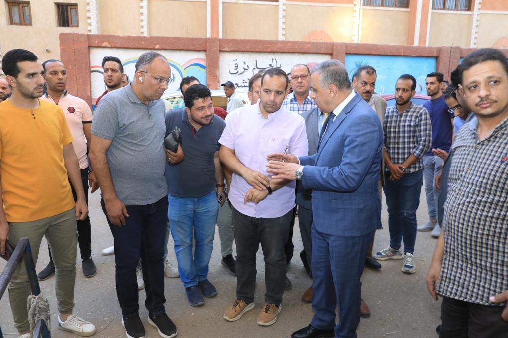 طارق الفقي محافظ سوهاج ومساعد وزير الصحة يتفقدان المستشفى العام