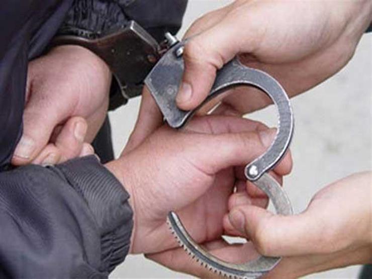 ضبط 21 متهمًا في أسيوط بحوزتهم أسلحة ومخدرات 