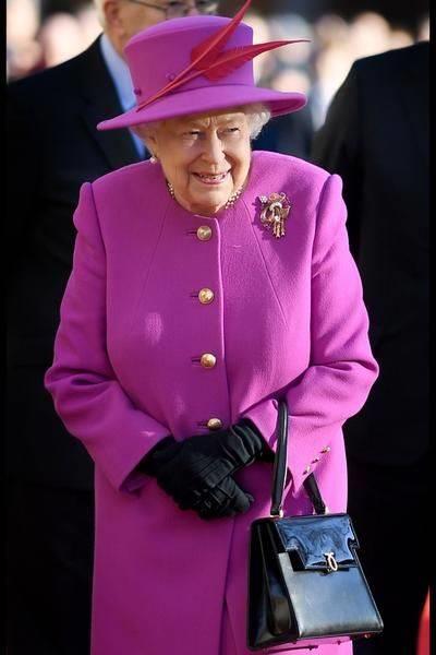 الحقيبة السوداء للملكة إيلزابيث8