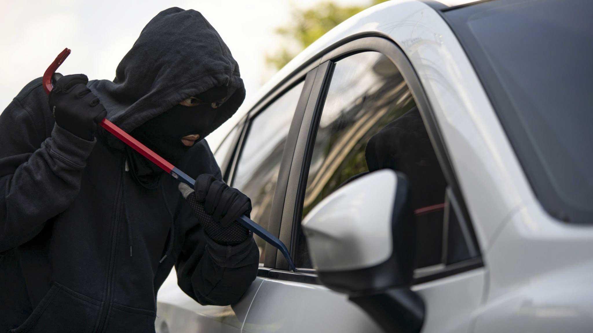 بـ 350 جنيه.. احمي سيارتك من السرقة ووفر آلاف الجنيهات بـ 350 جنيه.. احمي سيارتك من السرقة ووفر آلاف الجنيهات