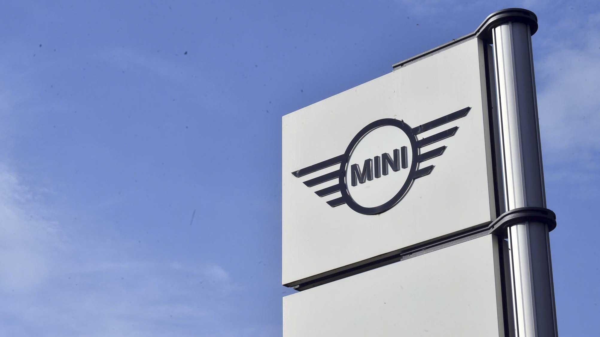 400 ألف.. أول زيادة في أسعار MINI بعد عودتها 400 ألف.. أول زيادة في أسعار MINI بعد عودتها
