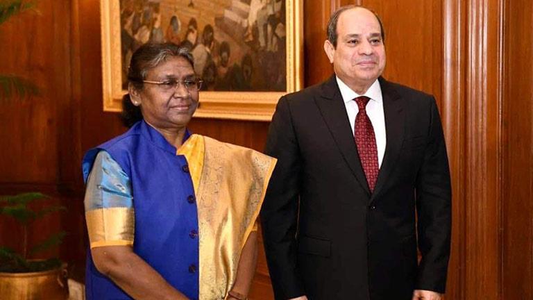 رئيسة الهند تستقبل الرئيس عبد الفتاح السيسي في قصر راشتراباتي بهافان الجمهوري بنيودلهي 