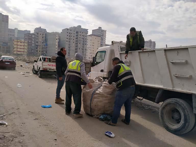 حملة مفاجئة لمكافحة ظاهرة النباشين بحي المنتزه في الإسكندرية (1)