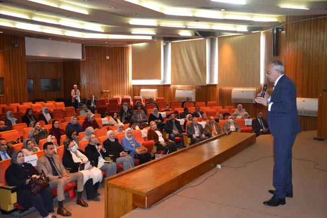 نائب رئيس جامعة الإسكندرية الجامعة حريصة على دعم الكوادر الشبابية  (1)