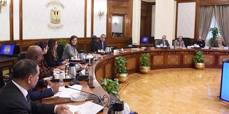 مدبولي يتابع مستجدات المشروع القومي لتنمية الأسرة المصرية مدبولي يتابع مستجدات المشروع القومي لتنمية الأسرة المصرية