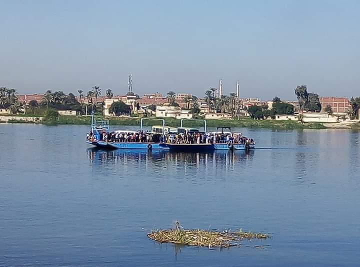 عطل مفاجئ بمعدية أثناء سيرها