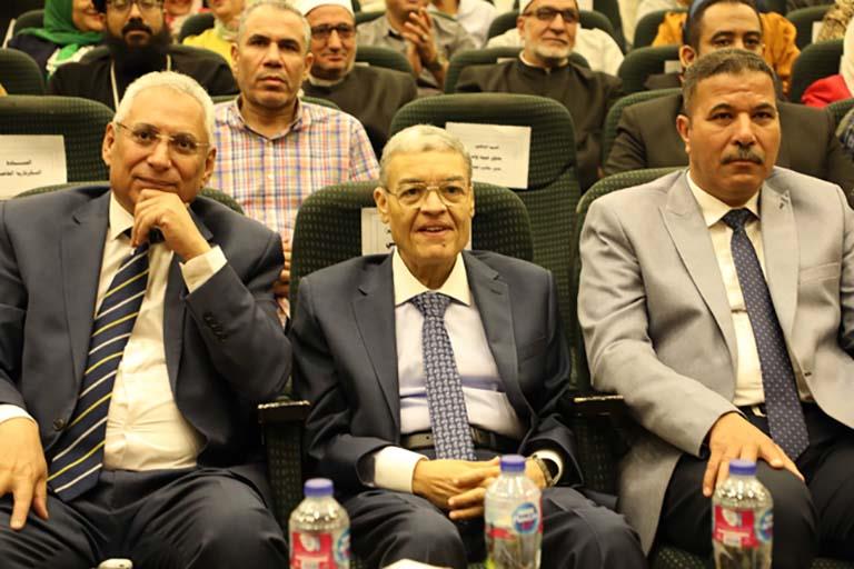 محافظ المنيا ورئيس الجامعة في احتفالية اليوبيل الذهبي لنصر أكتوبر
