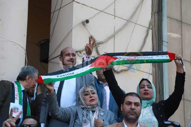 كمال أبو عيطة يشعل الوقفة التضامنية للمحامين لدعم فلسطين (1)