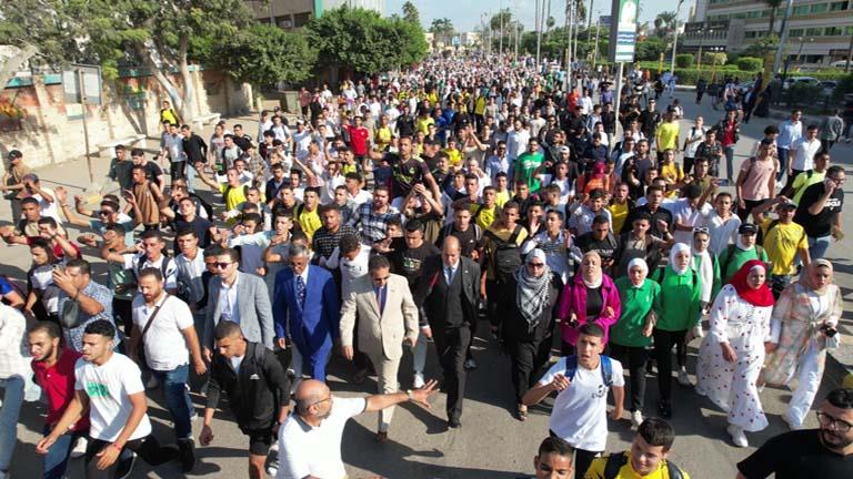 طلاب جامعة كفر الشيخ يشاركون في المظاهرة المنددة بالاحتلال الإسرائيلي