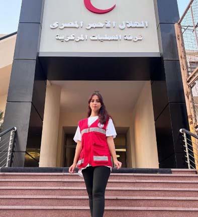رنا سماحة تتطوع في الهلال الأحمر من أجل غزة (3)