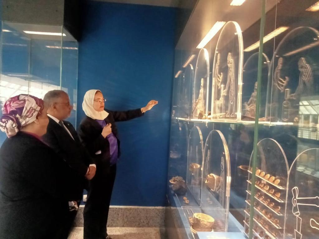 وفد موريتاني رفيع المستوى يزور المتحف اليوناني الروماني بالإسكندرية 