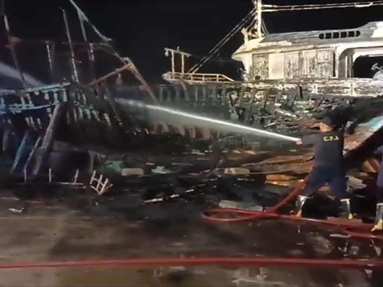 السيطرة على حريق ميناء الصيد ببورسعيد
