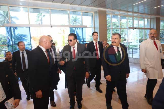 وزير الصحة ونظيره التركي يزوران مصابي غزة (1)