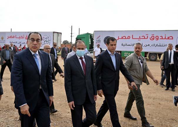 رئيس الوزراء يطلق أكبر قافلة مساعدات إنسانية شاملة لأهالي غزة (5)