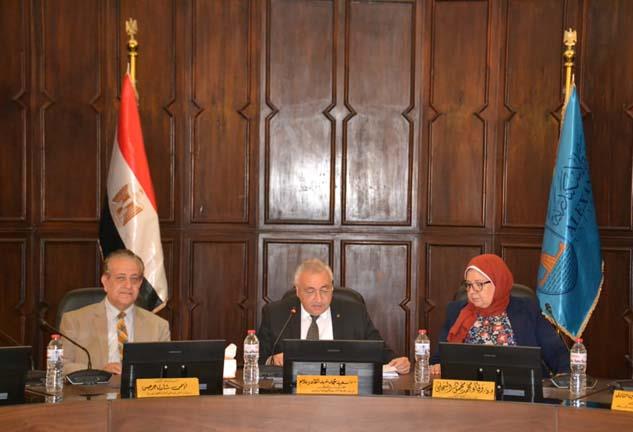 مجلس خدمة المجتمع بجامعة الإسكندرية (1)