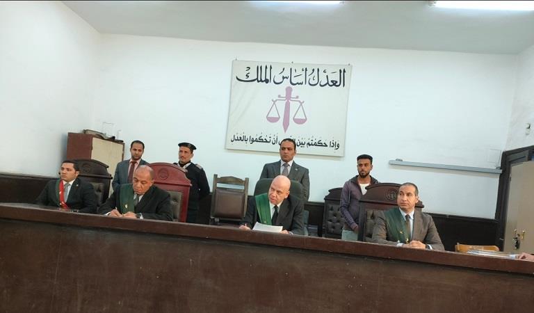 هيئة المحكمة في جلسة النطق بالحكم