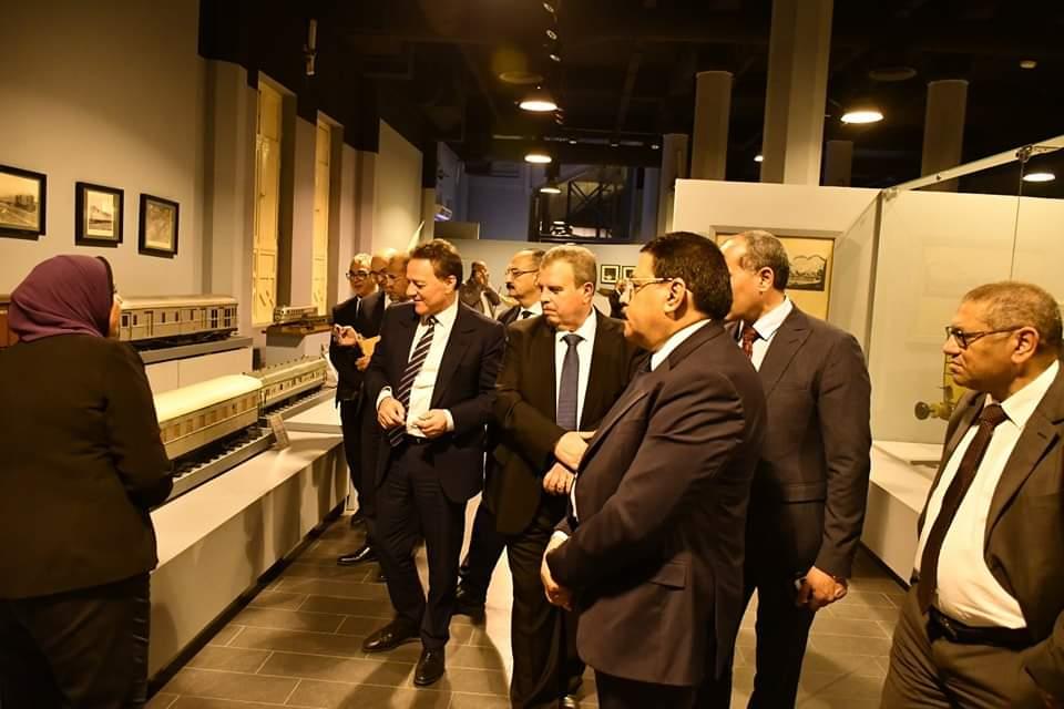 وزير النقل المغربي يزور محطة مصر ومتحف السكة الحديد 