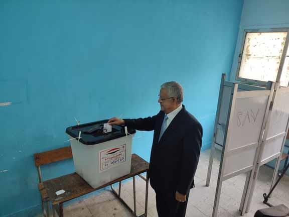رئيس مجلس النواب يدلي بصوته في الانتخابات الرئاسية (2)