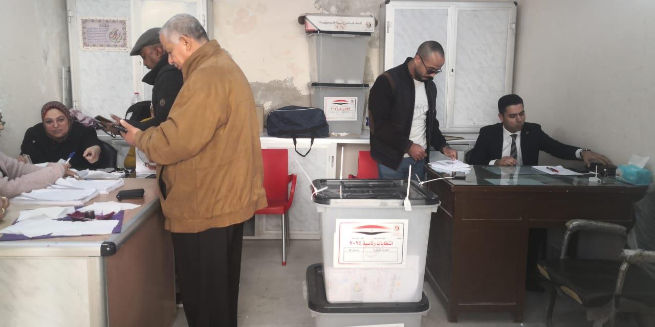 استمرار الإقبال..بدء التصويت في ثالث أيام الانتخابات بالإسكندرية-صور (1)