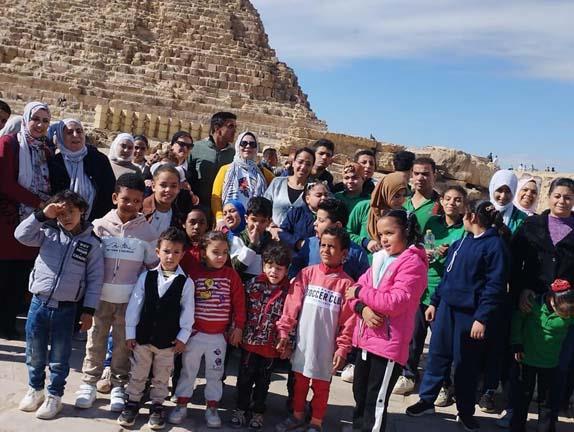 رحلة سياحية مجانية لـ٥٠ طفل من ذوي الهمم بالأهرامات (3)