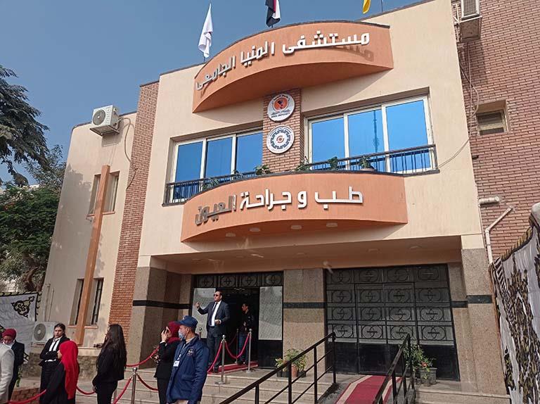 وزير التعليم العالي يصل جامعة المنيا استعدادا لتفقد وافتتاح عدد من المشروعات (1)