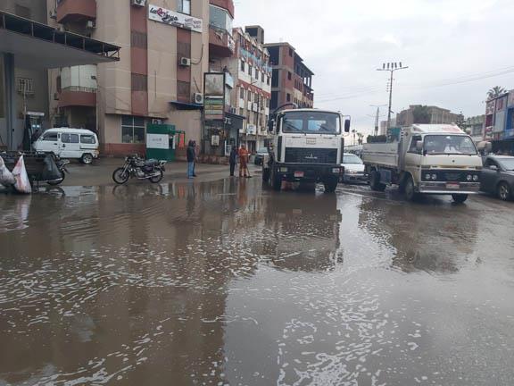 رفع تجمعات مياه الأمطار من شوارع القليوبية