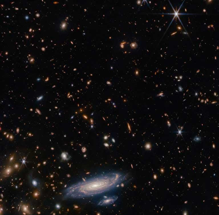 صورة مذهلة من جيمس ويب.. مجرة حلزونية تبعد عن الأرض مليار سنة ضوئية