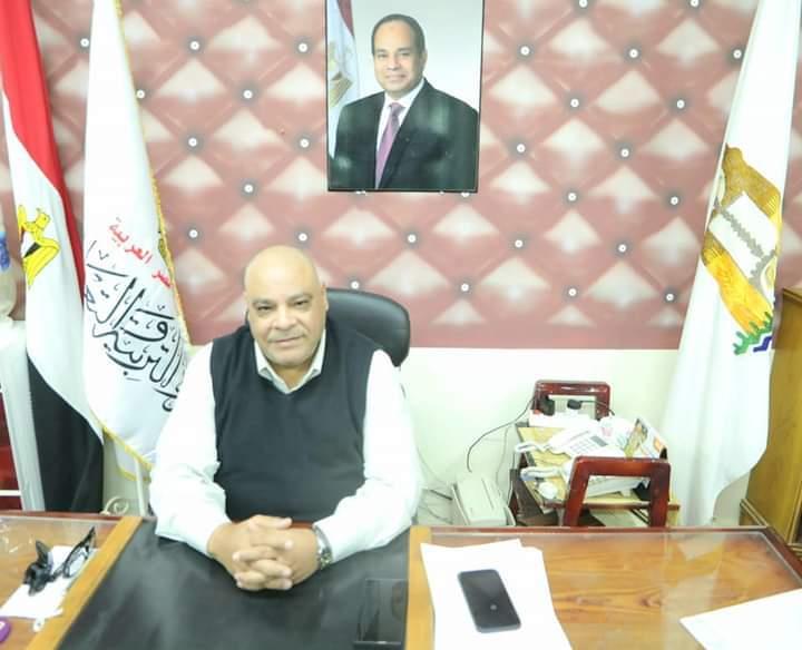 مدير تعليم الوادى الجديد يحيل مسئولي مدرسة للتحقيق مدير تعليم الوادى الجديد يحيل مسئولي مدرسة للتحقيق