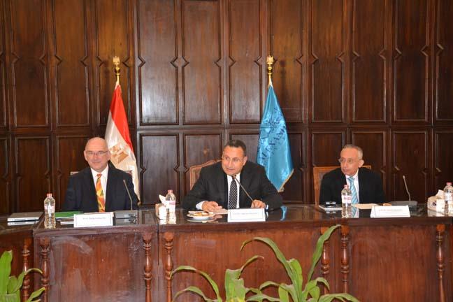 جامعة الإسكندرية نحرص على توسيع قاعدة الشراكات مع كبرى الجامعات الدولية  (2)